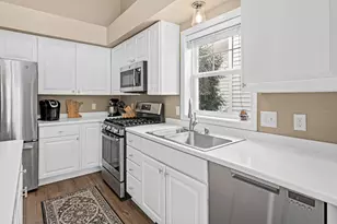 8728 N Bay Dr, Chanhassen, MN 55317 - Photo 14