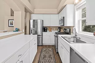 8728 N Bay Dr, Chanhassen, MN 55317 - Photo 10