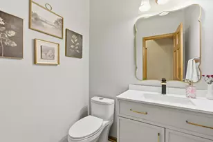 301 Plymouth Rd, Minnetonka, MN 55305 - Photo 34