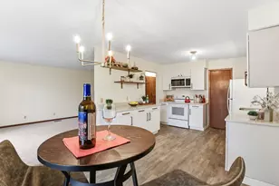 1923 Fox Ridge Dr, West Saint Paul, MN 55118 - Photo 6