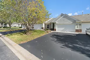 19772 Goldfinch Dr, Farmington, MN 55024 - Photo 2
