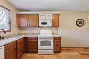 2556 Concord Way, Mendota Heights, MN 55120 - Photo 12