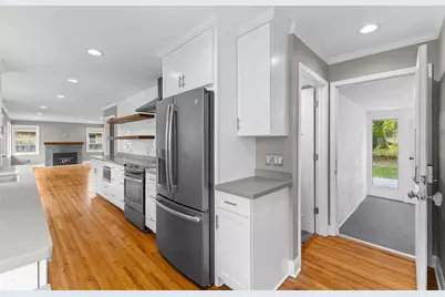 1802 Lydia Avenue W, Roseville, MN 55113 - Photo 12