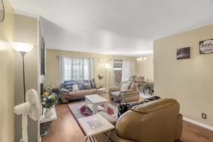 2002 Arkwright St, Maplewood, MN 55117 - Photo 2