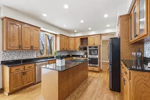 6340 Summit Cir, Chanhassen, MN 55317 - Photo 22