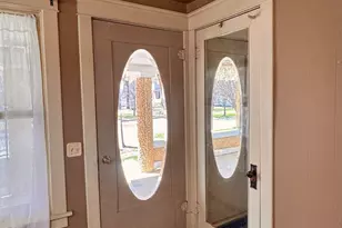 742 N Freeman Ave, Luverne, MN 56156 - Photo 4