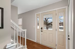 9622 Toledo Cir, Bloomington, MN 55437 - Photo 2