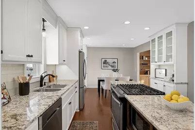 9622 Toledo Circle, Bloomington, MN 55437 - Photo 10