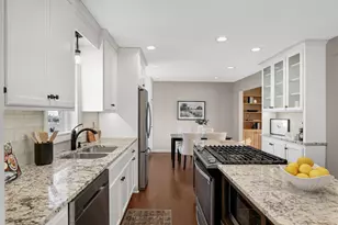 9622 Toledo Cir, Bloomington, MN 55437 - Photo 10