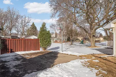 9622 Toledo Circle, Bloomington, MN 55437 - Photo 32