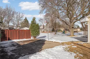 9622 Toledo Cir, Bloomington, MN 55437 - Photo 32