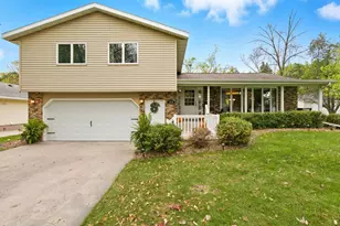 1813 SW 7 1/2 St, Willmar, MN 56201 - Photo 1