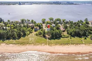 3239 S Lake Ave, Duluth, MN 55802 - Photo 2