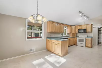 104 Mark Drive NE, Hutchinson, MN 55350 - Photo 4