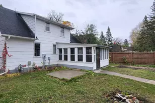 241 Crocker Ave N, Thief River Falls, MN 56701 - Photo 4