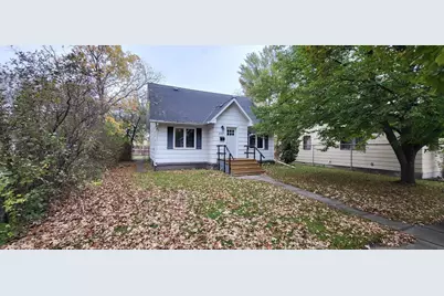 241 Crocker Avenue N, Thief River Falls, MN 56701 - Photo 2