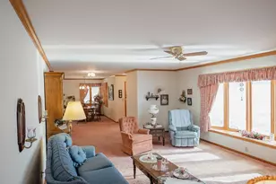 208 W 6th St, Blue Earth, MN 56013 - Photo 18