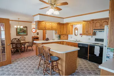 208 W 6th Street, Blue Earth, MN 56013 - Photo 2