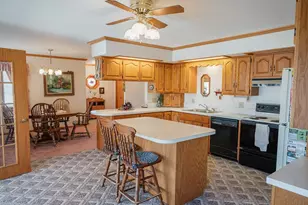 208 W 6th St, Blue Earth, MN 56013 - Photo 2