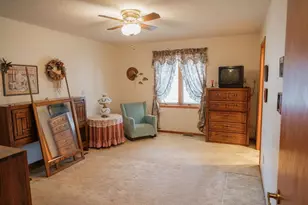 208 W 6th St, Blue Earth, MN 56013 - Photo 22