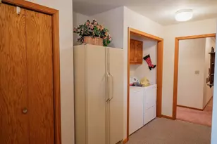 208 W 6th St, Blue Earth, MN 56013 - Photo 32