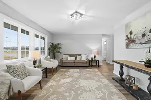 4301 Heritage Hills Dr, Bloomington, MN 55437 - Photo 4