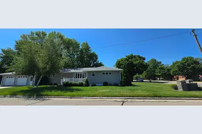 313 3rd Avenue N, Emmons, MN 56029 - Photo 2