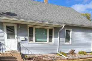 819 15th St N, Moorhead, MN 56560 - Photo 1