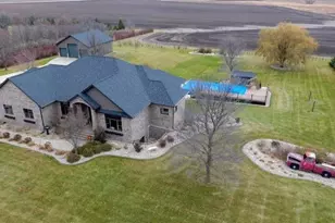 575 111th St, Pipestone, MN 56164 - Photo 1