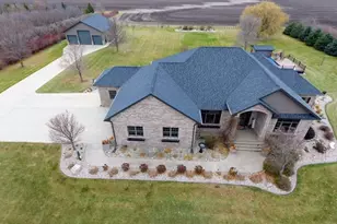 575 111th St, Pipestone, MN 56164 - Photo 2