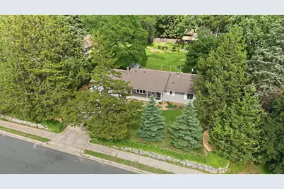 10655 Beard Avenue S, Bloomington, MN 55431 - Photo 2