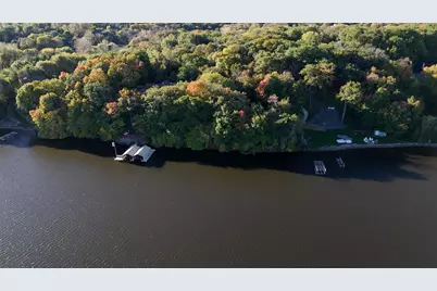 260 Eastwood Court, Chanhassen, MN 55317 - Photo 4