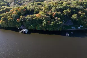 260 Eastwood Ct, Chanhassen, MN 55317 - Photo 4