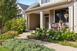 10758 Watersedge Ln, Woodbury, MN 55129 - Photo 94