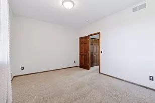 10758 Watersedge Ln, Woodbury, MN 55129 - Photo 54