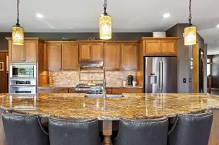 10758 Watersedge Ln, Woodbury, MN 55129 - Photo 20