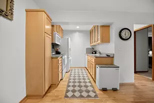 2700 Oxford St N, Roseville, MN 55113 - Photo 8