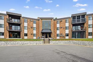 2700 Oxford St N, Roseville, MN 55113 - Photo 2