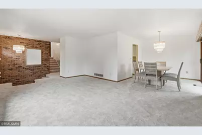 944 Pine View Court, Saint Paul, MN 55119 - Photo 6