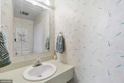 944 Pine View Court, Saint Paul, MN 55119 - Photo 18