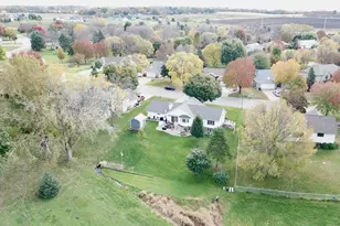 712 23rd St SE, Willmar, MN 56201 - Photo 2