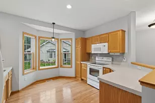 2099 Albemarle Ct N, Roseville, MN 55113 - Photo 4