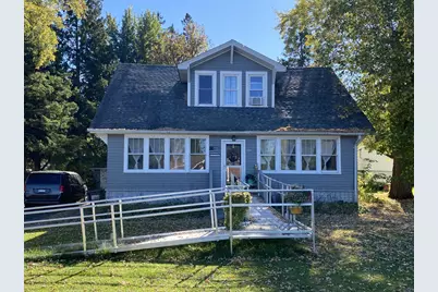 204 3rd Street SE, Hinckley, MN 55037 - Photo 2