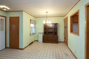 555 N High Dr NE, Hutchinson, MN 55350 - Photo 6