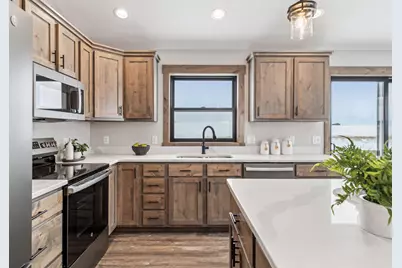 485 Coyote Way, New Richmond, WI 54017 - Photo 2