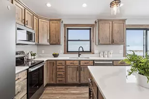 485 Coyote Way, New Richmond, WI 54017 - Photo 2