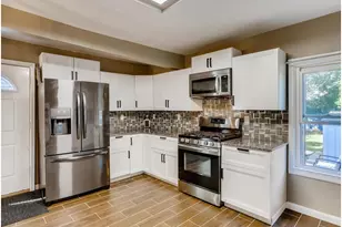 955 Bradley St, Saint Paul, MN 55130 - Photo 10