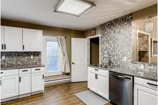 955 Bradley St, Saint Paul, MN 55130 - Photo 12