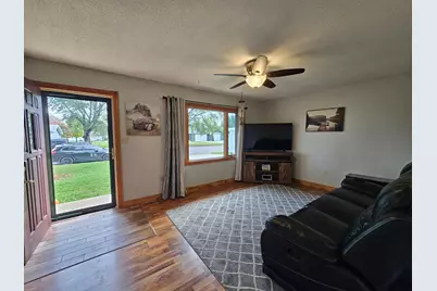 804 6th Avenue SE, Pipestone, MN 56164 - Photo 6