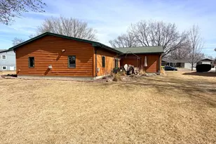 804 6th Ave SE, Pipestone, MN 56164 - Photo 32